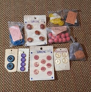 Assorted Lot Vintage Buttons Various Sizes Sewing Upcycle Crafting